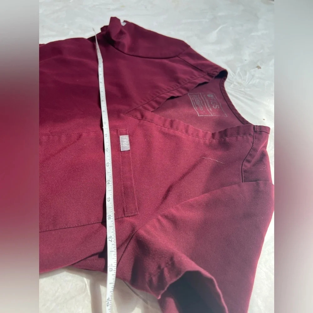 FIGS Catarina 1 Pocket Scrub Top Size XS Stretch Burgundy Women's Short Sleeve - Picture 6 of 8